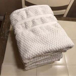 4 Cotton bath towels